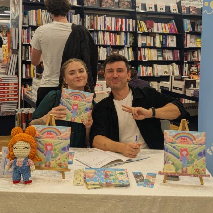 auteur et illustratrice jeunesse Azalys